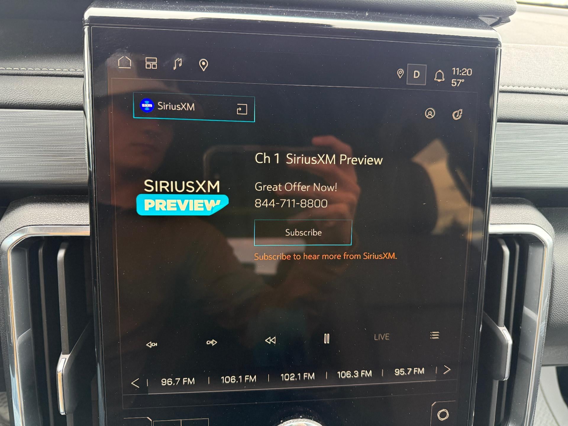 2025 GMC Acadia Elevation