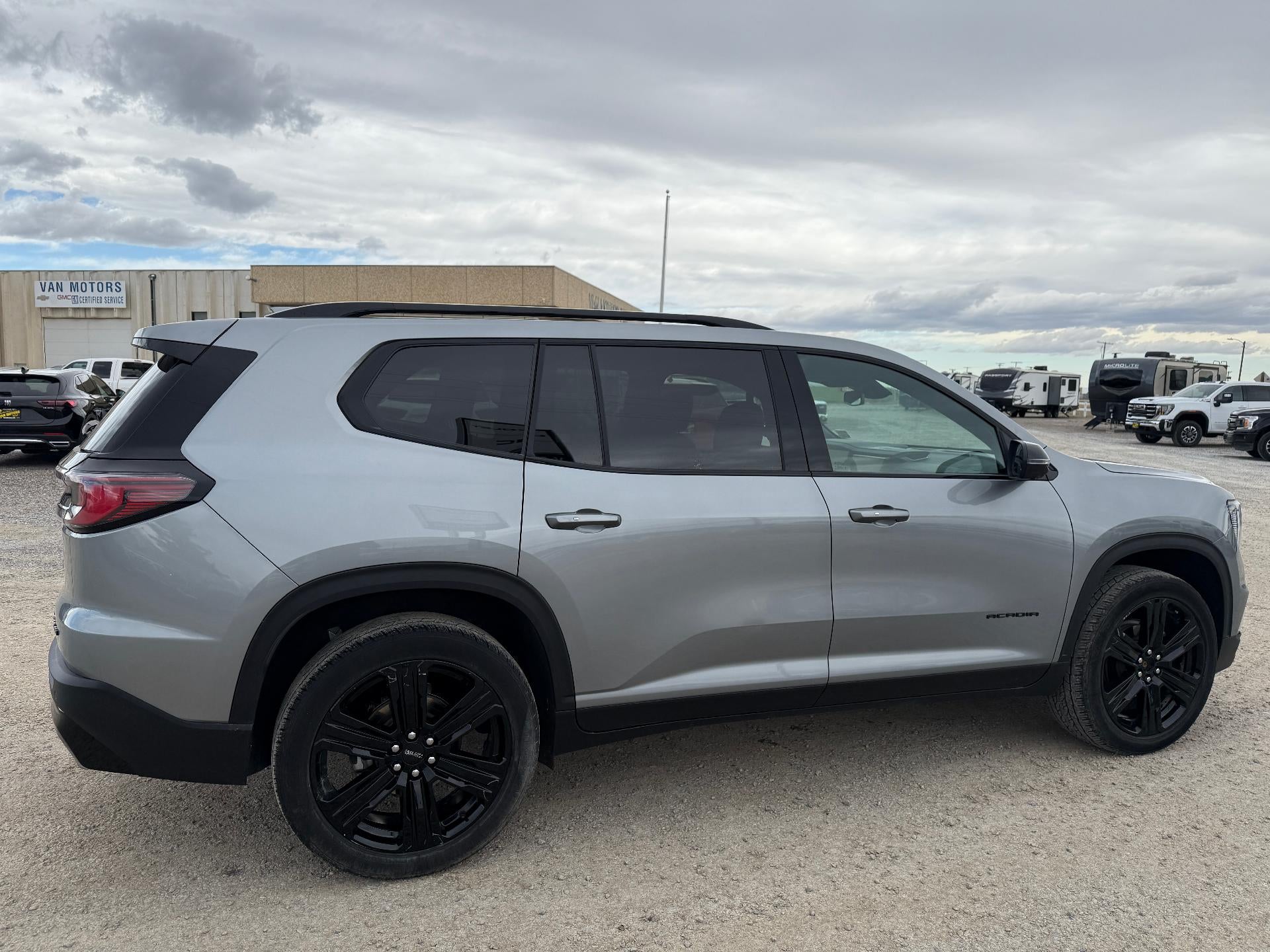 2025 GMC Acadia Elevation