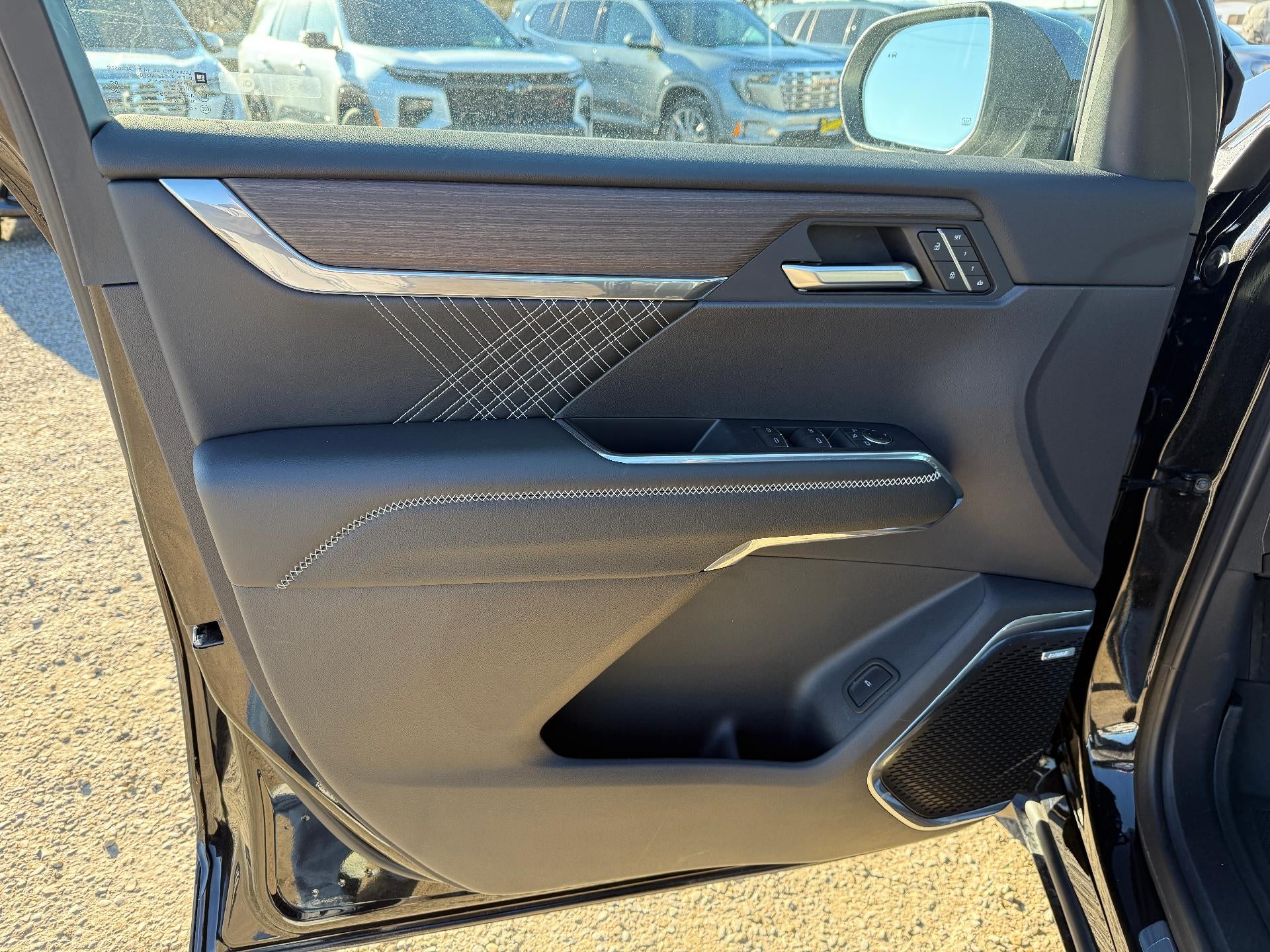 2024 GMC Acadia Denali