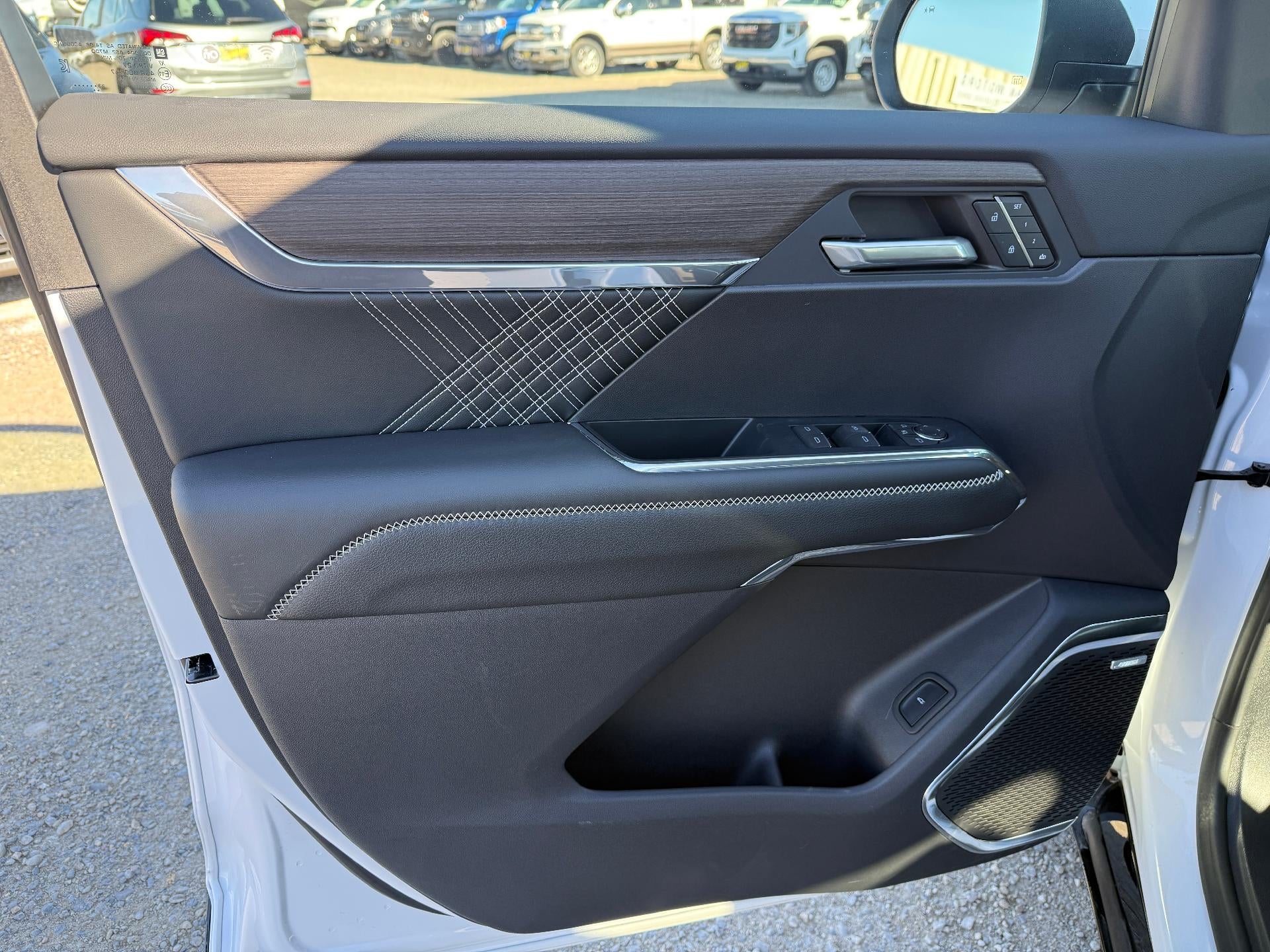 2024 GMC Acadia Denali