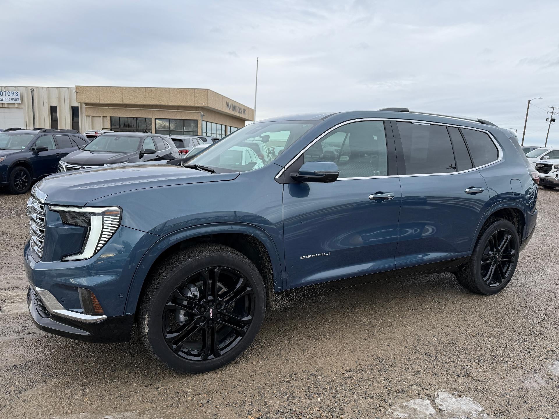 2025 GMC Acadia Denali