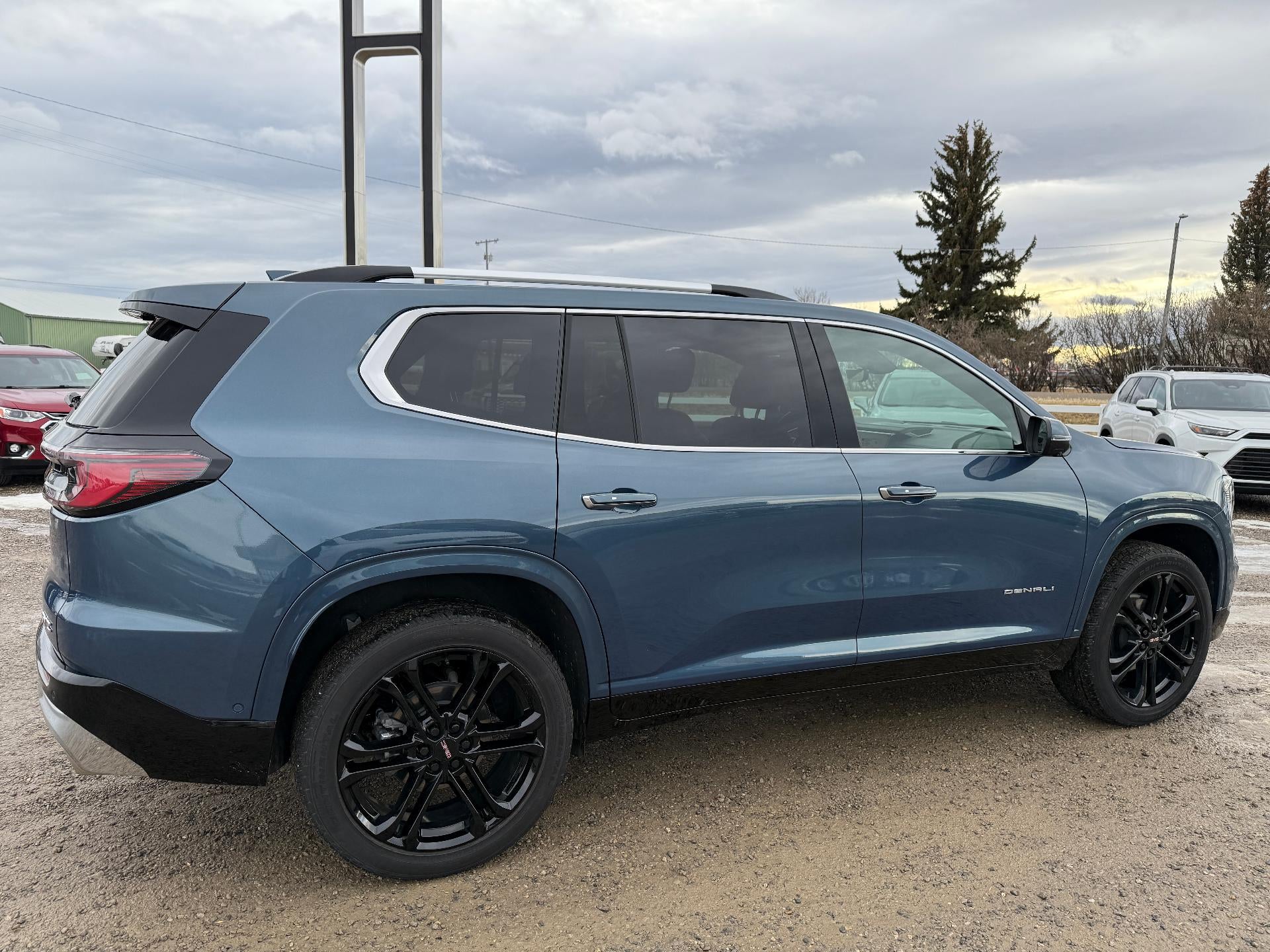 2025 GMC Acadia Denali