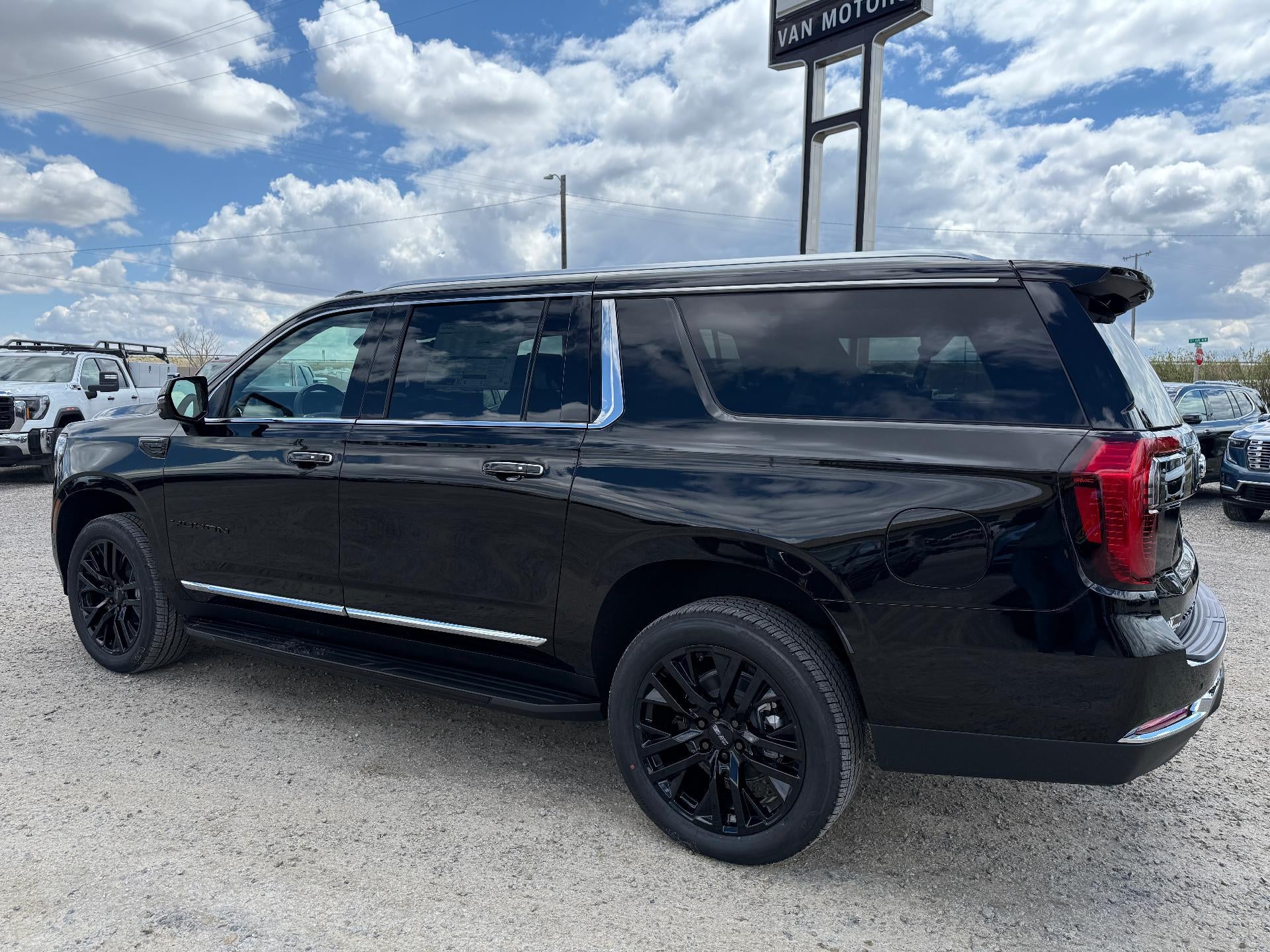 2026 GMC Yukon XL Elevation