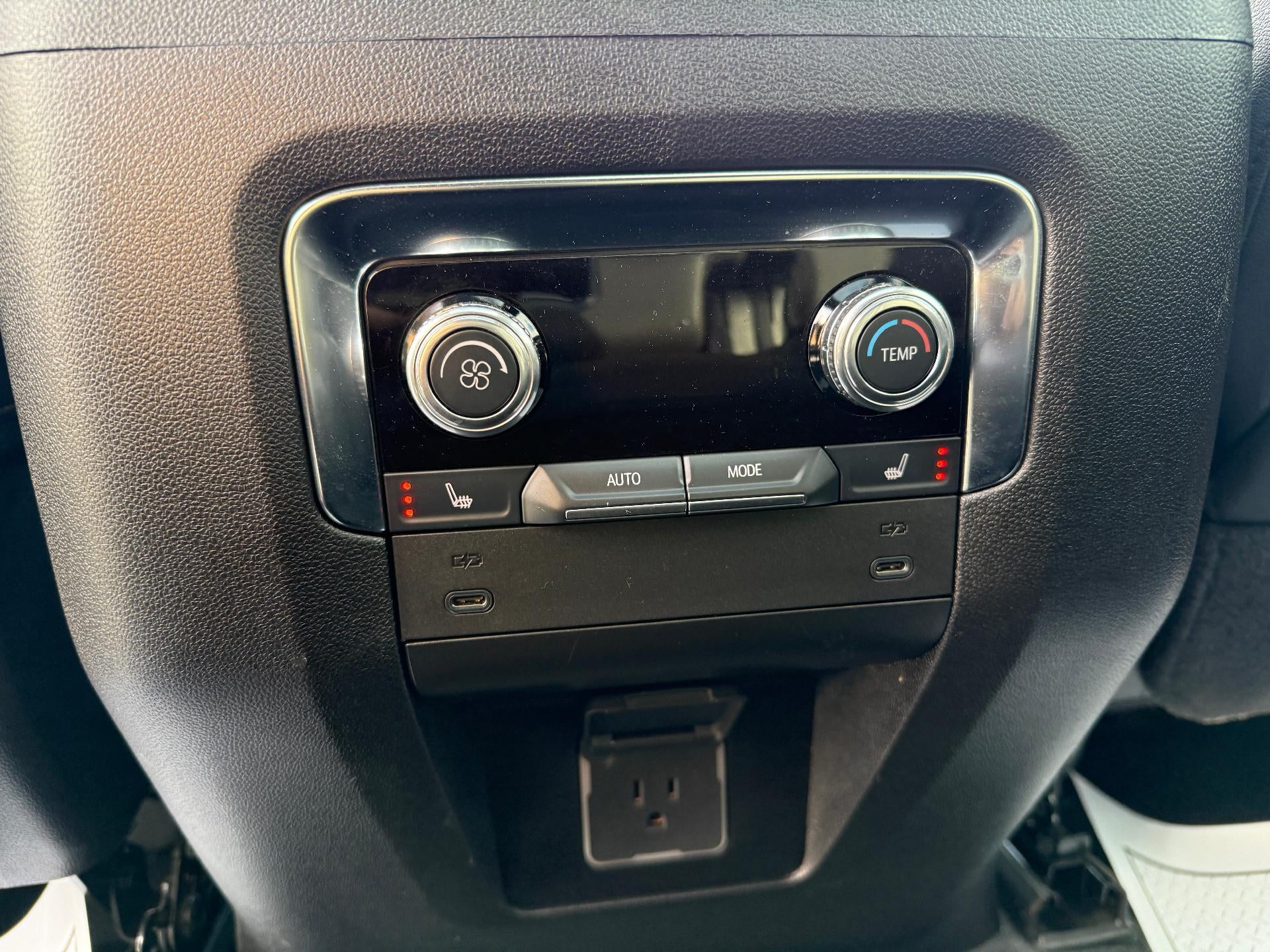 2025 GMC Yukon XL Elevation