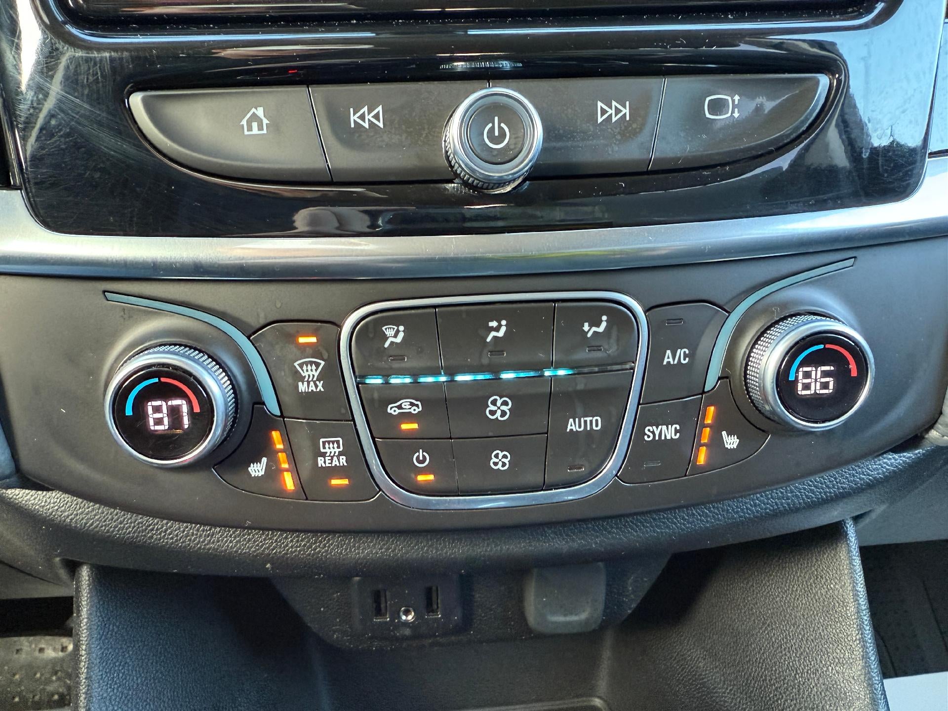 2018 Chevrolet Traverse LT Cloth