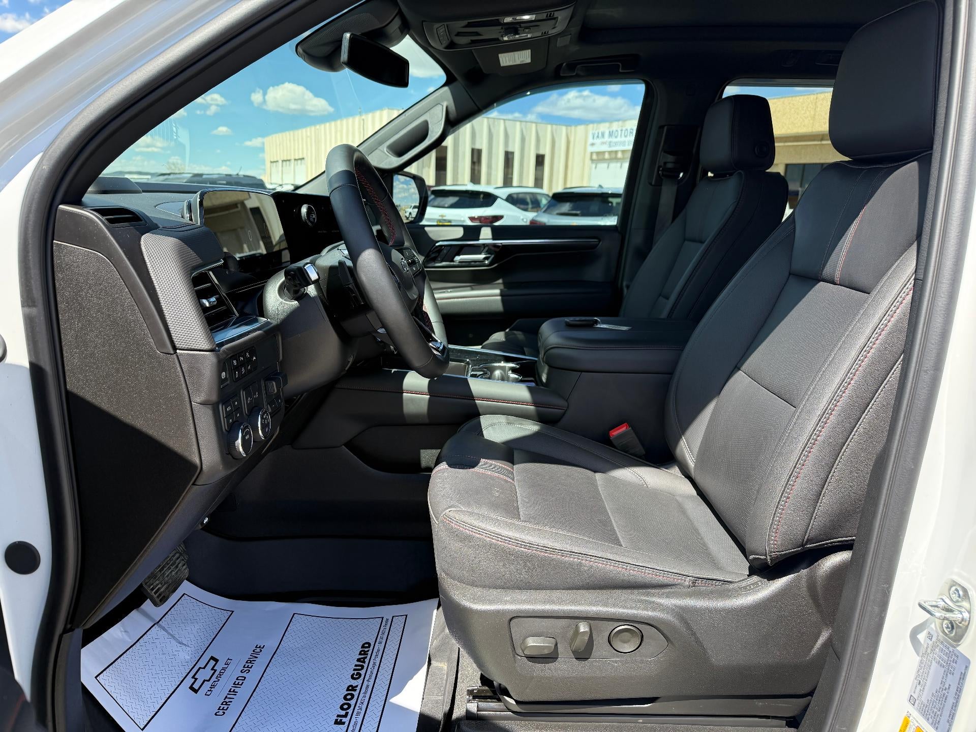 2025 Chevrolet Suburban RST