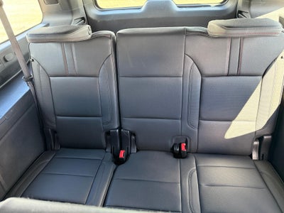 2025 Chevrolet Suburban RST