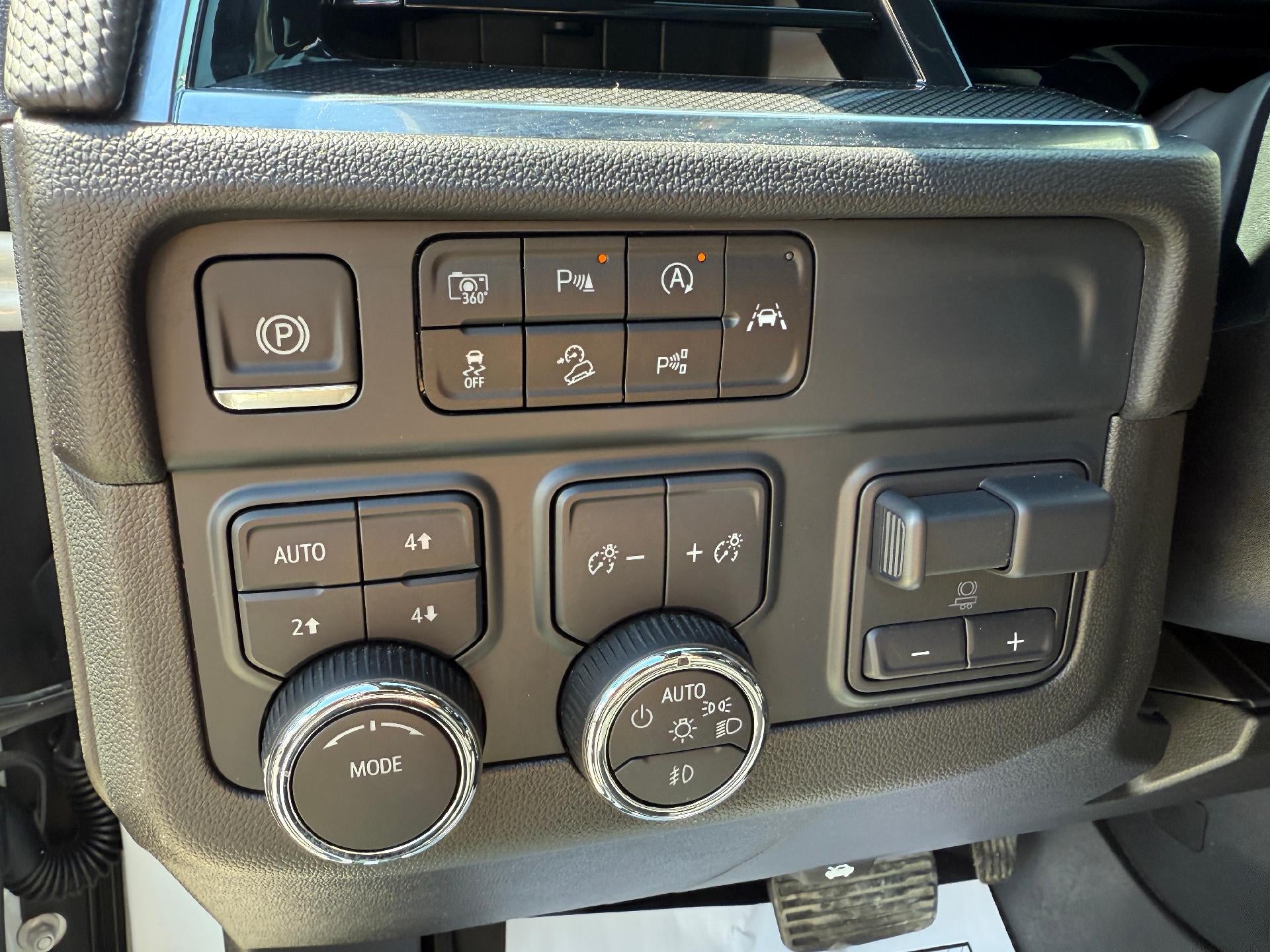 2025 Chevrolet Suburban RST