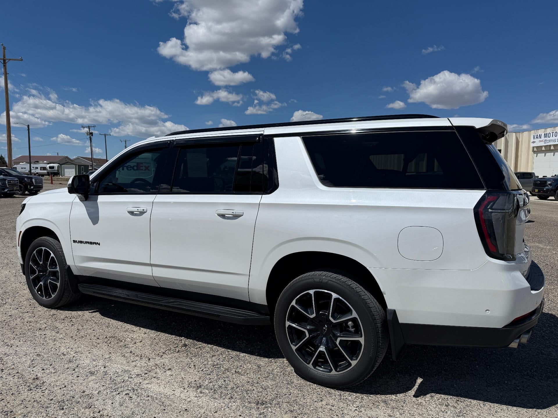2025 Chevrolet Suburban RST