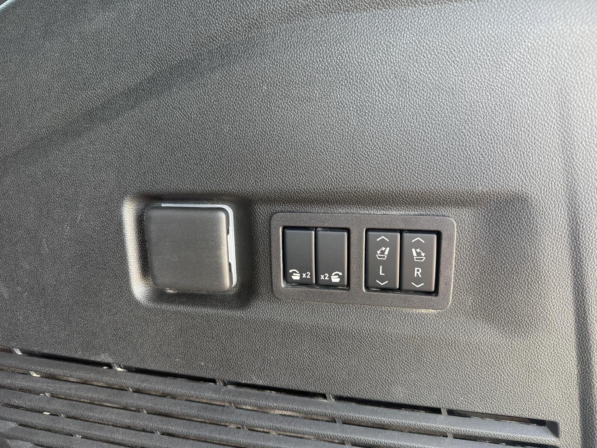 2025 Chevrolet Suburban RST