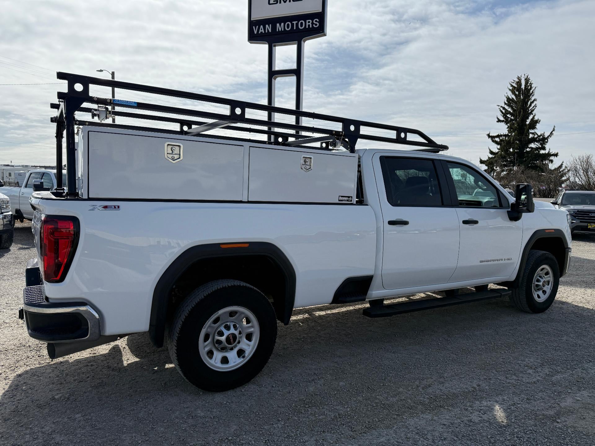 2025 GMC Sierra 3500 HD Pro