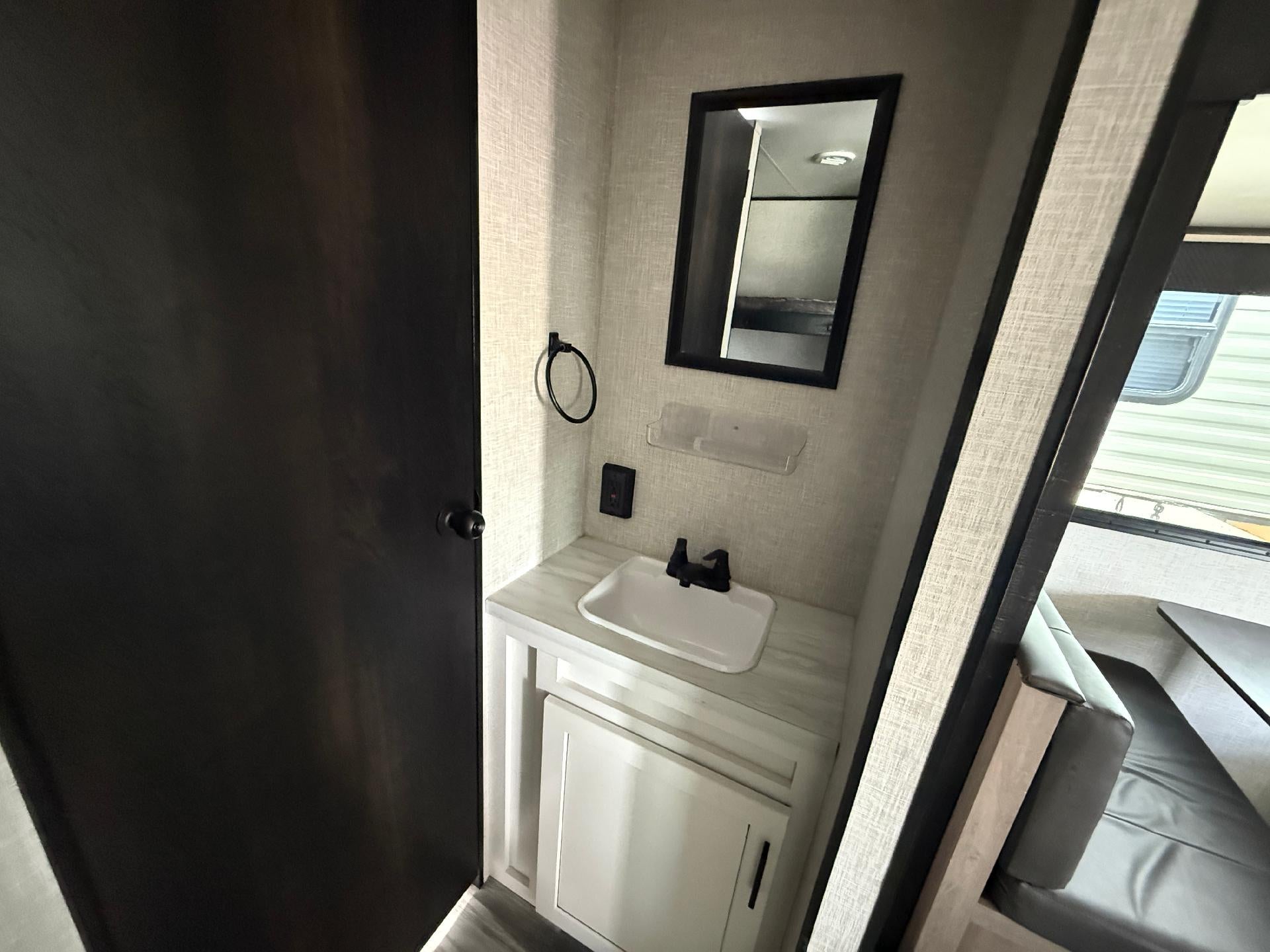 2024 JAYCO JAY FLIGHT Base