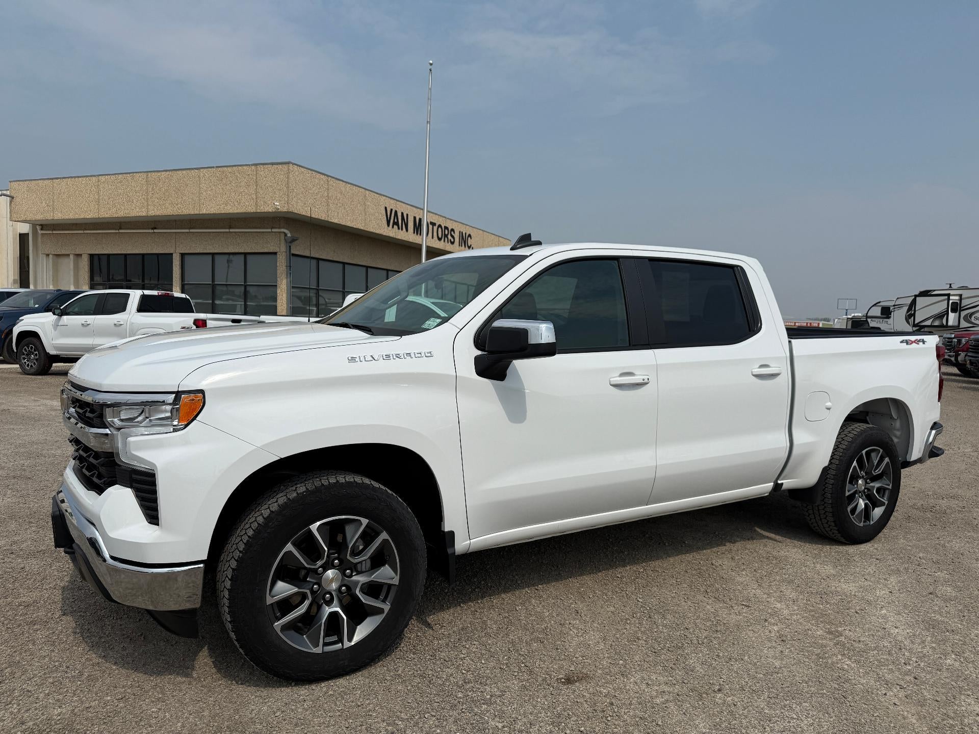 2024 Chevrolet Silverado 1500 LT (2FL)