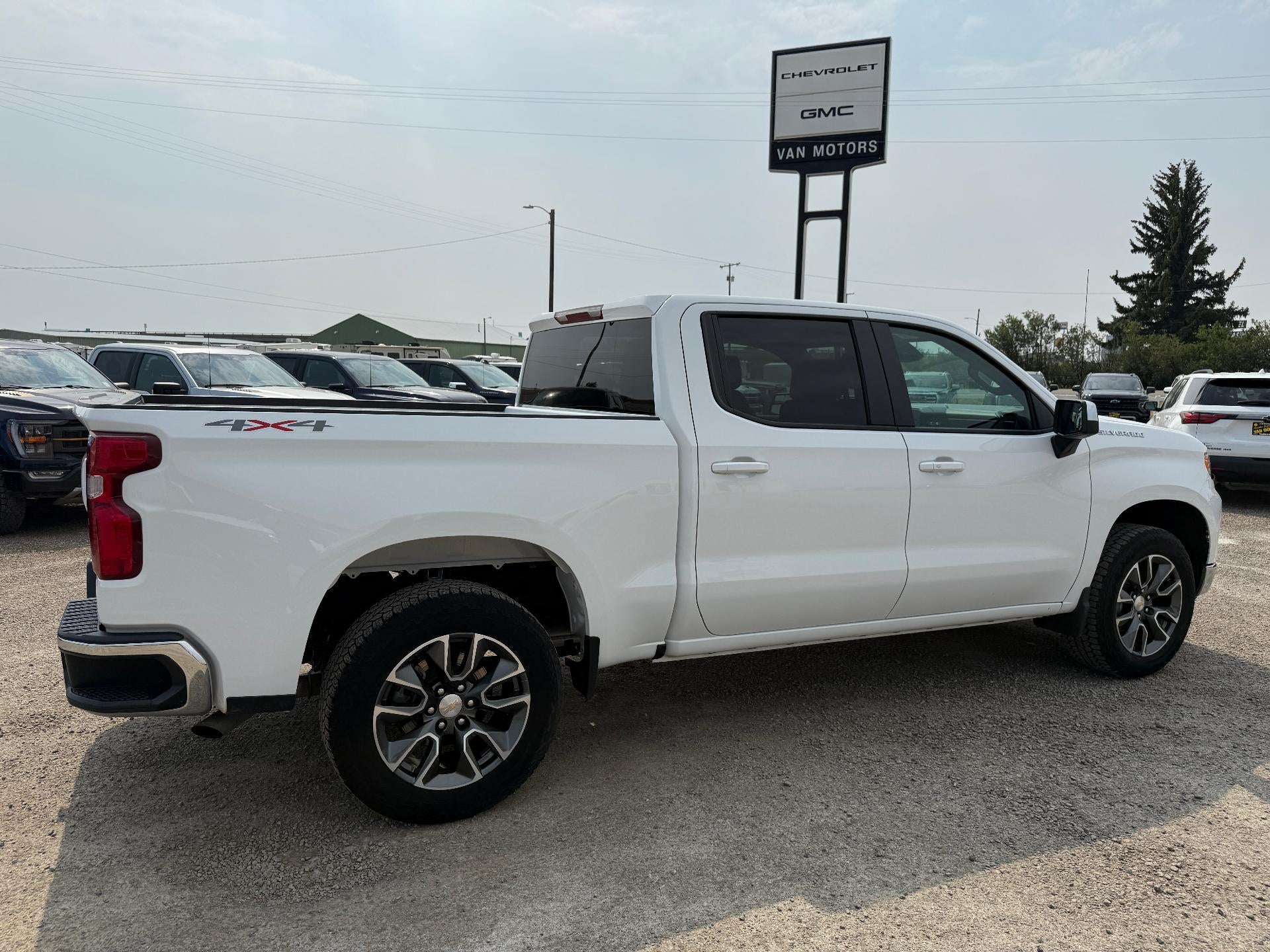 2024 Chevrolet Silverado 1500 LT (2FL)