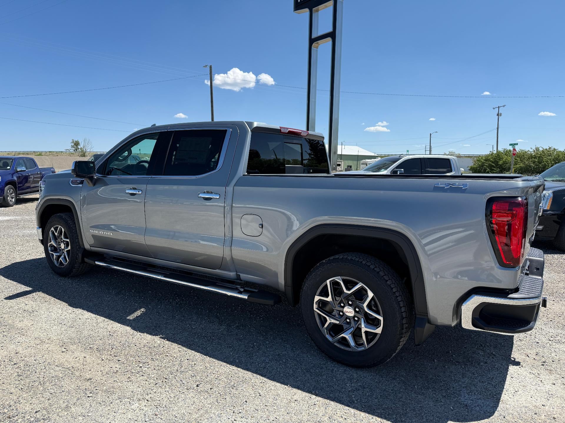 2025 GMC Sierra 1500 SLT