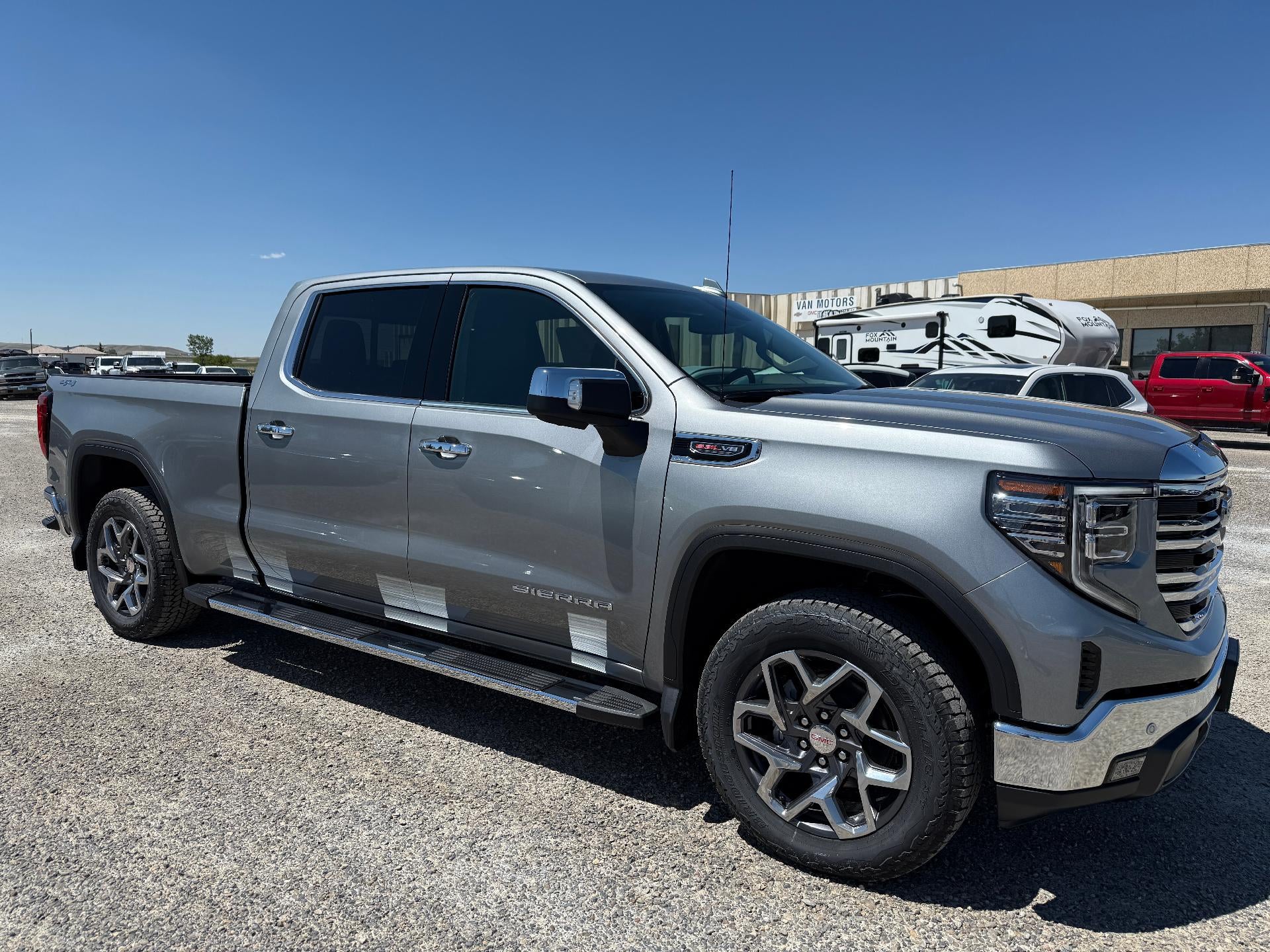 2025 GMC Sierra 1500 SLT