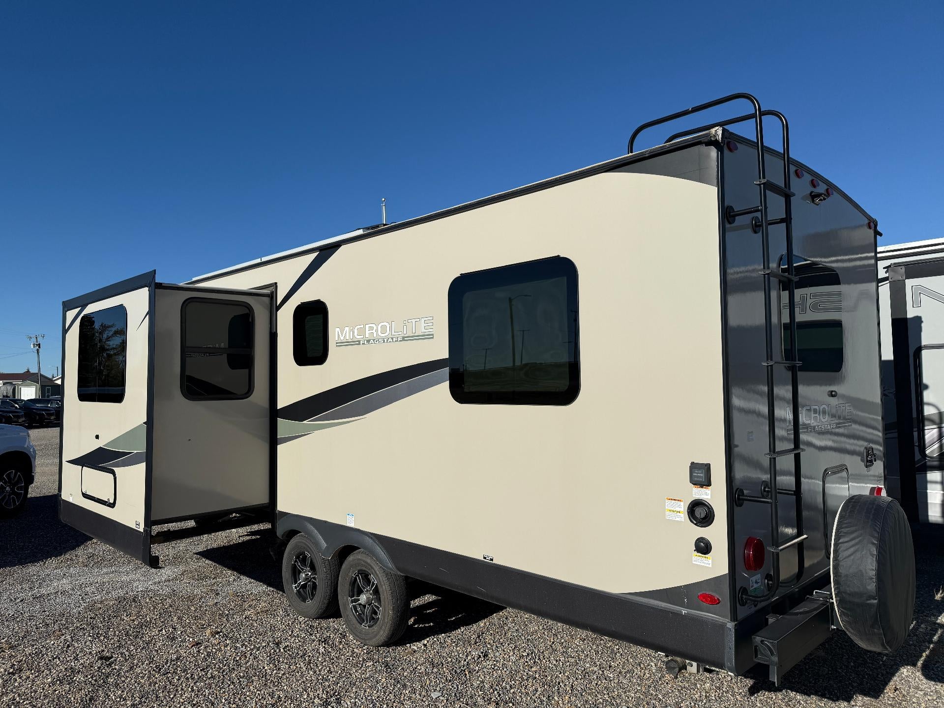 2023 FOREST RIV M25FKS Base