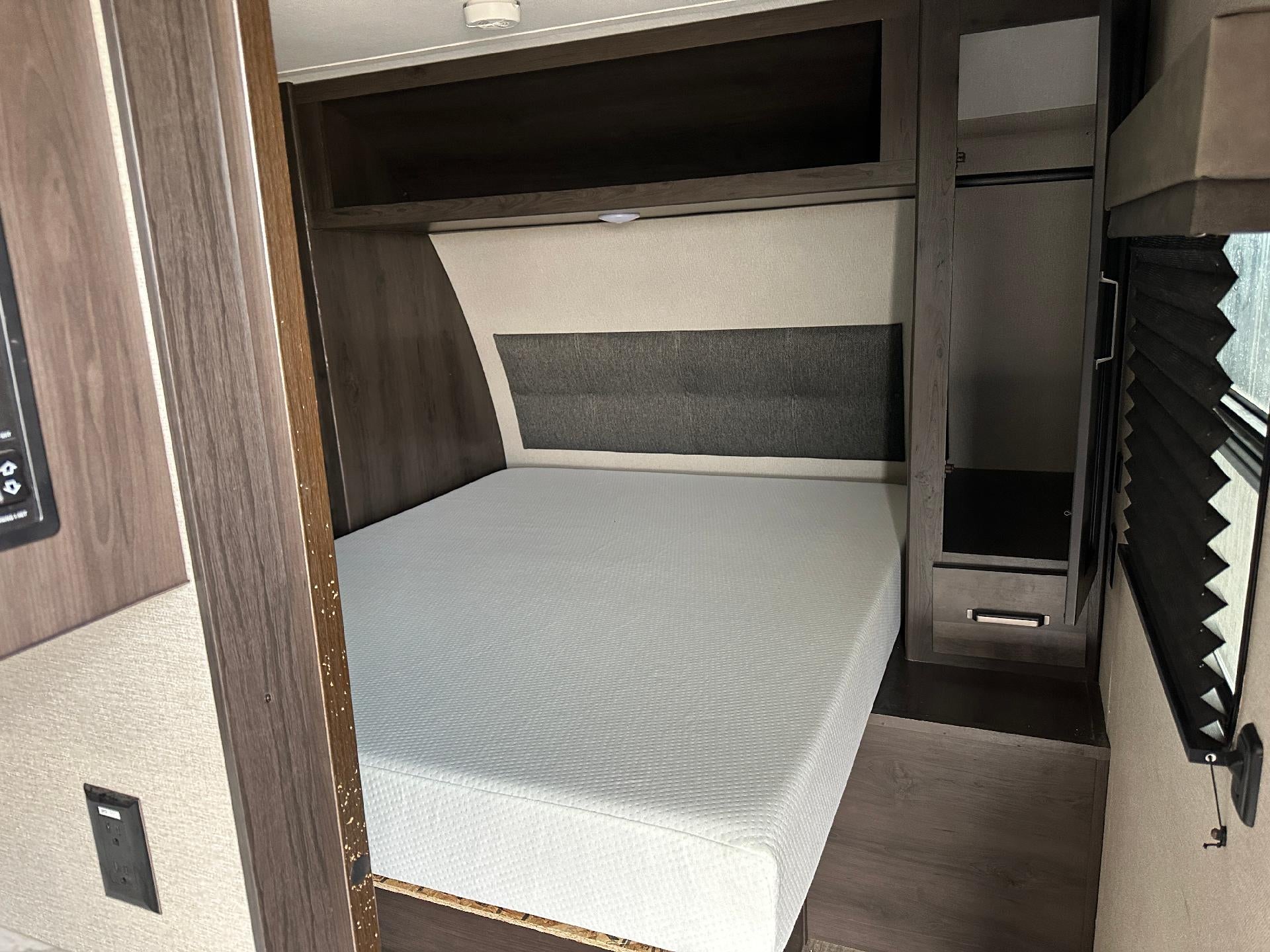 2023 GRAND DESI 260RB Base