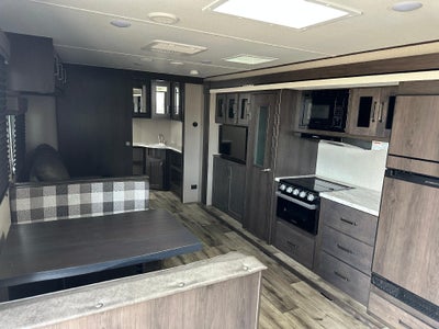 2023 GRAND DESI 260RB Base