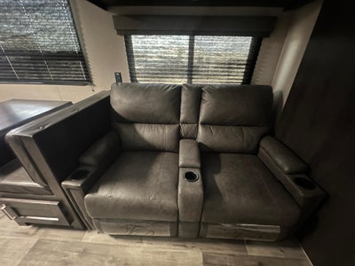 2023 GRAND DESI 260RB Base