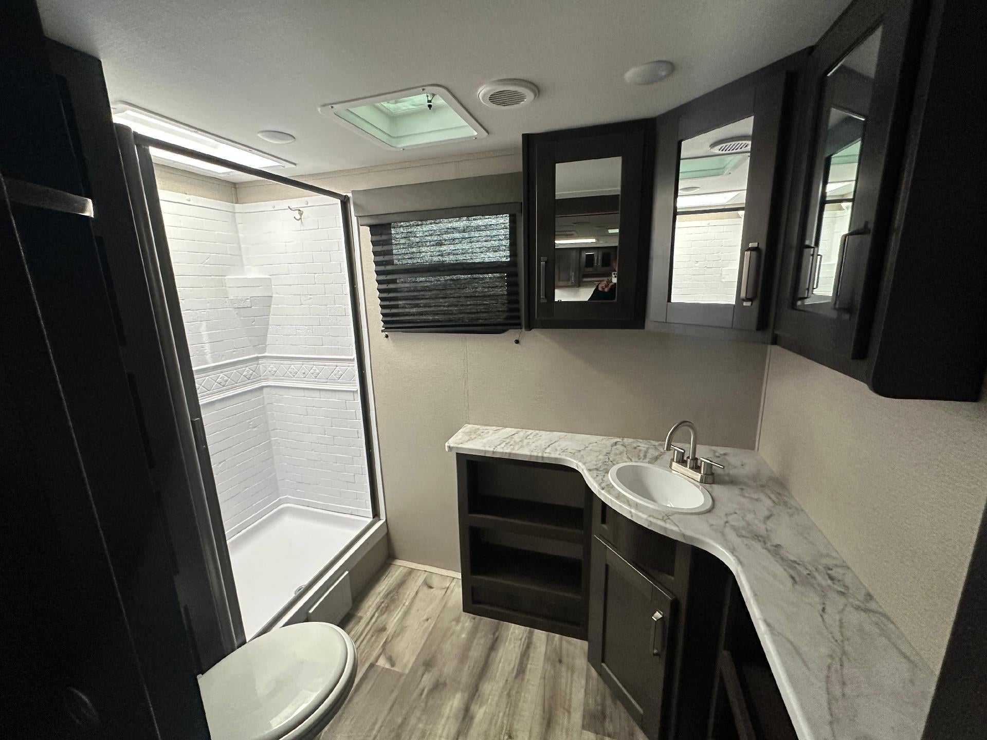 2023 GRAND DESI 260RB Base