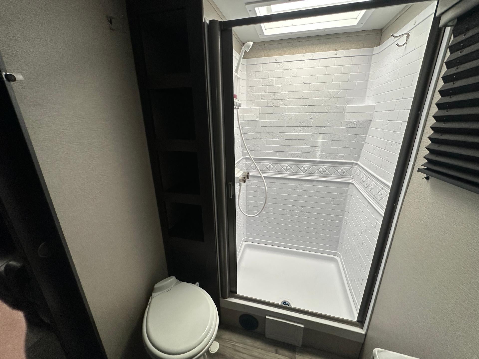 2023 GRAND DESI 260RB Base