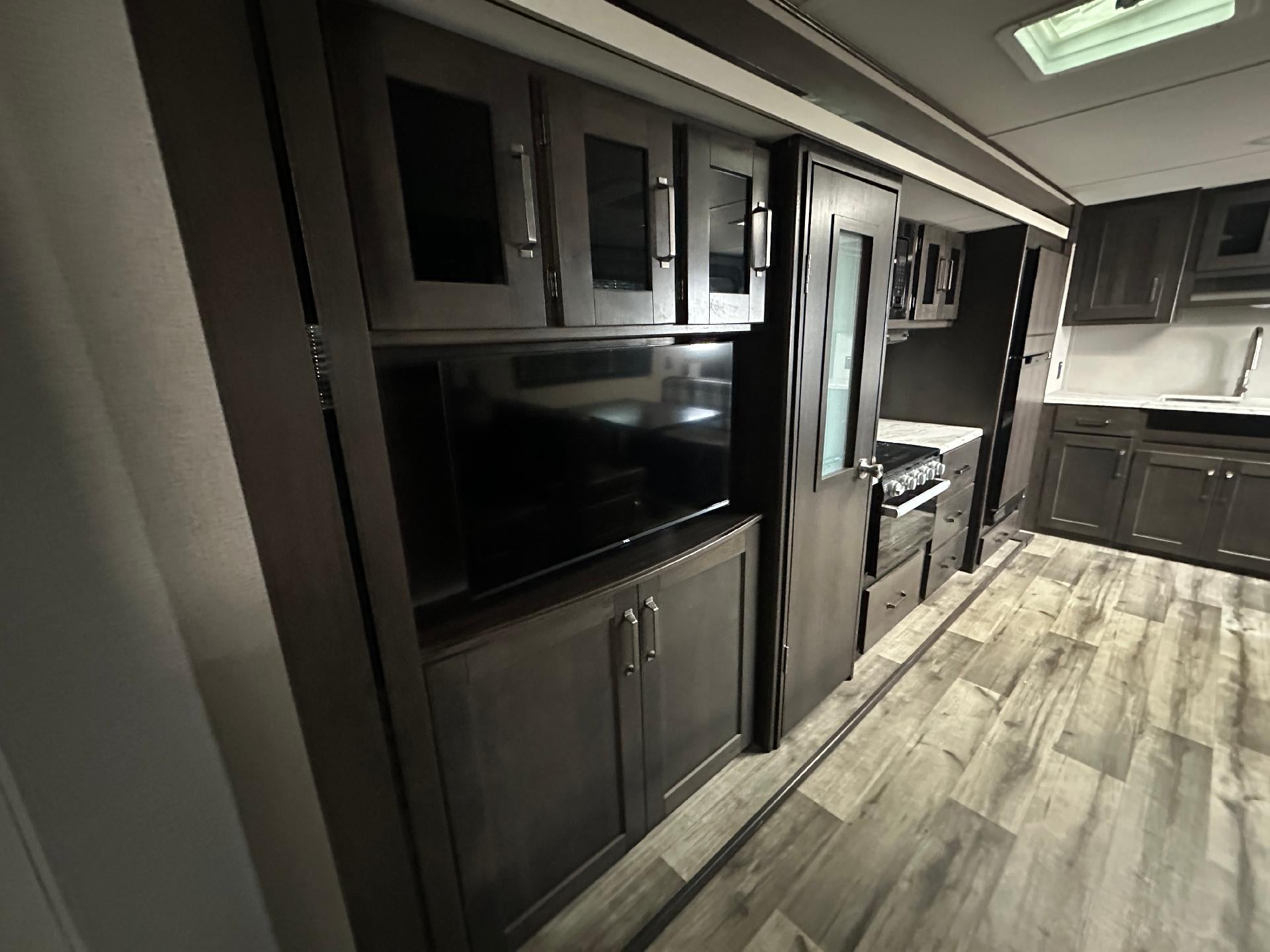 2023 GRAND DESI 260RB Base