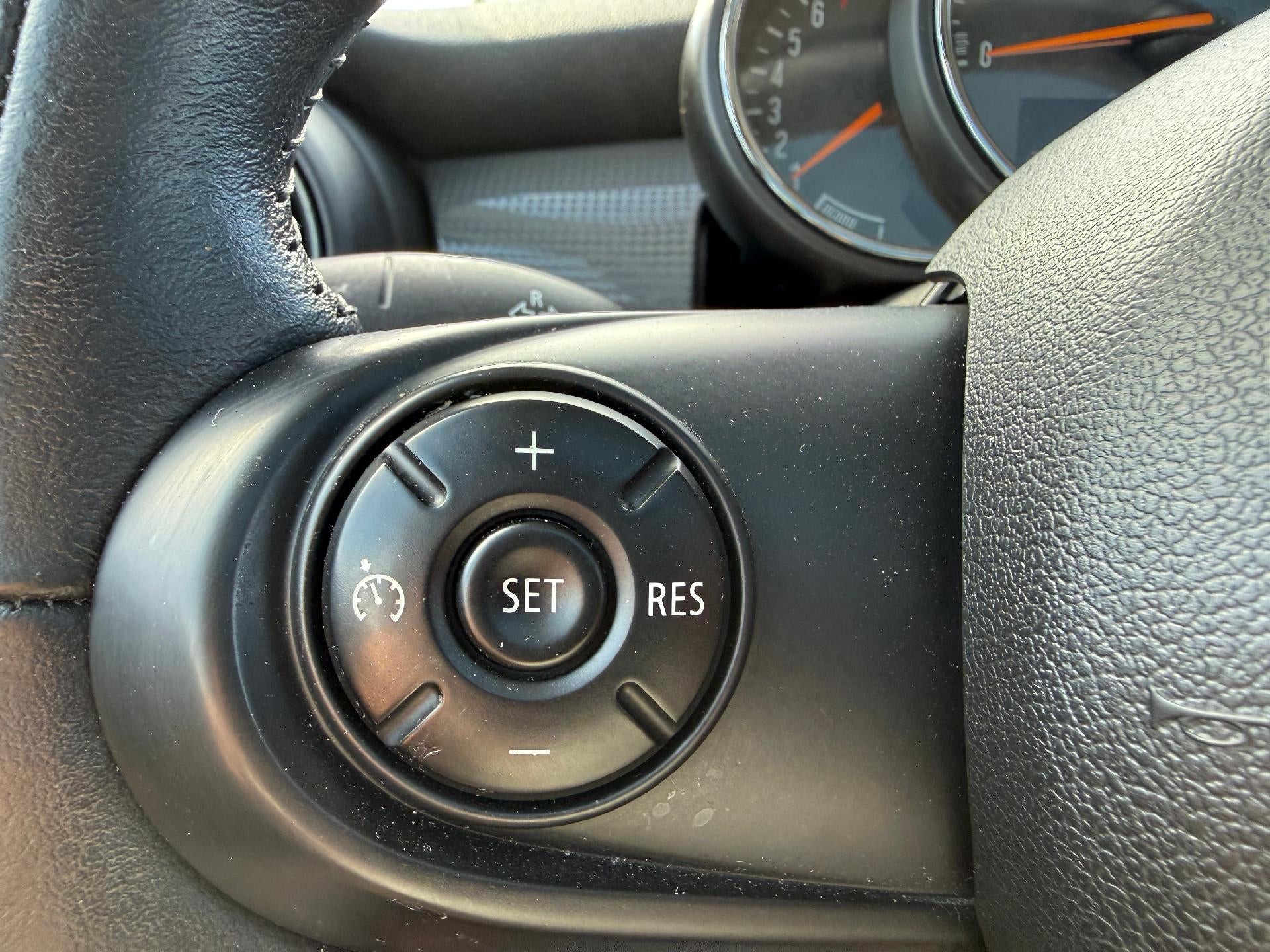 2015 MINI Cooper Hardtop Base